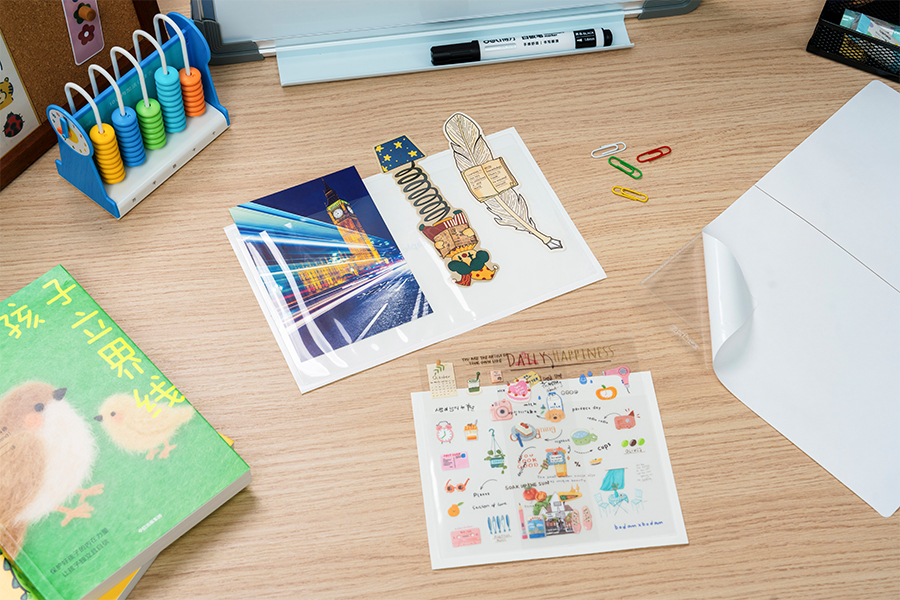 Película de bolsillo autoadhesiva